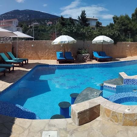 Xenonas Κithαiron Hotel Vilia Bagian luar foto