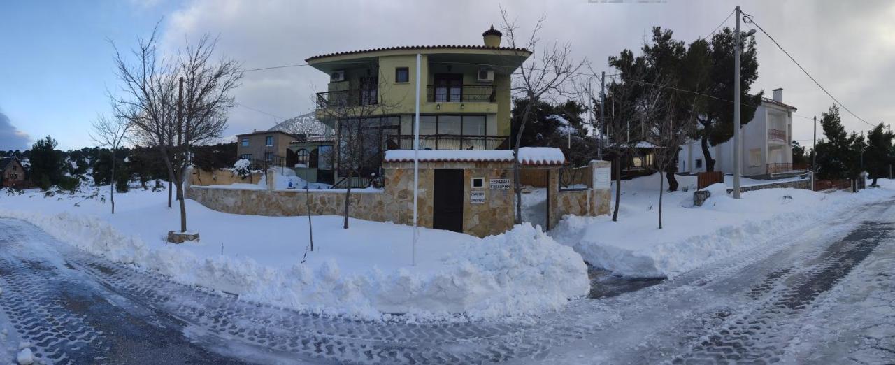 Xenonas Κithαiron Hotel Vilia Bagian luar foto