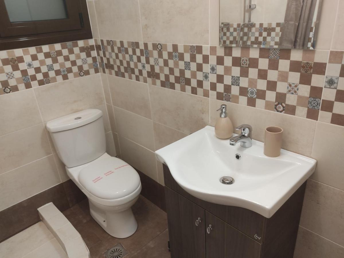 Xenonas Κithαiron Hotel Vilia Bagian luar foto