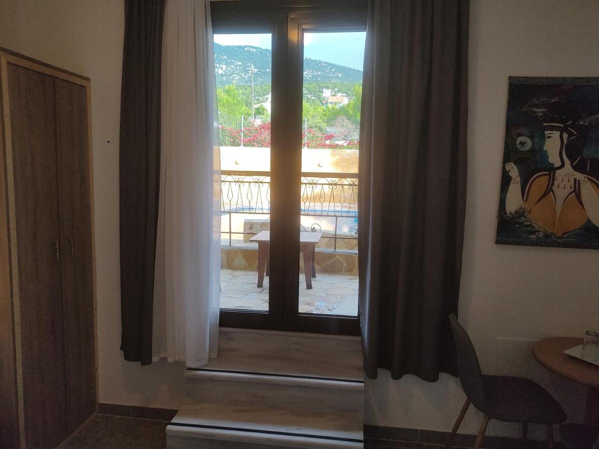 Xenonas Κithαiron Hotel Vilia Bagian luar foto