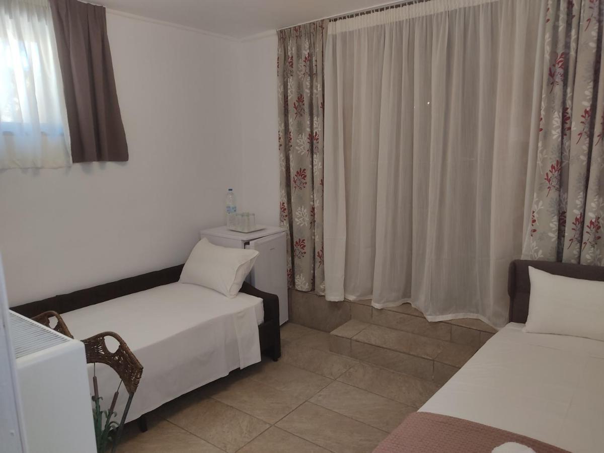 Xenonas Κithαiron Hotel Vilia Bagian luar foto