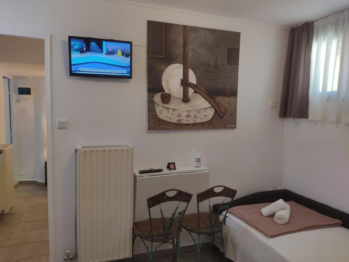 Xenonas Κithαiron Hotel Vilia Bagian luar foto