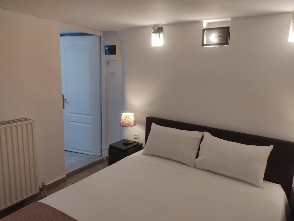 Xenonas Κithαiron Hotel Vilia Bagian luar foto