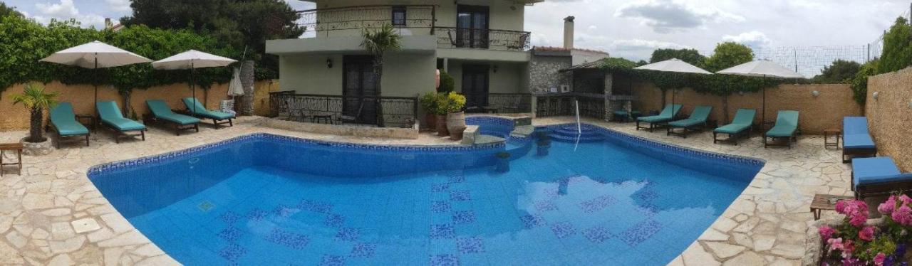 Xenonas Κithαiron Hotel Vilia Bagian luar foto