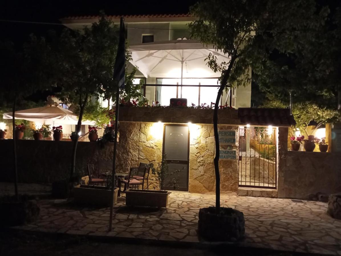 Xenonas Κithαiron Hotel Vilia Bagian luar foto