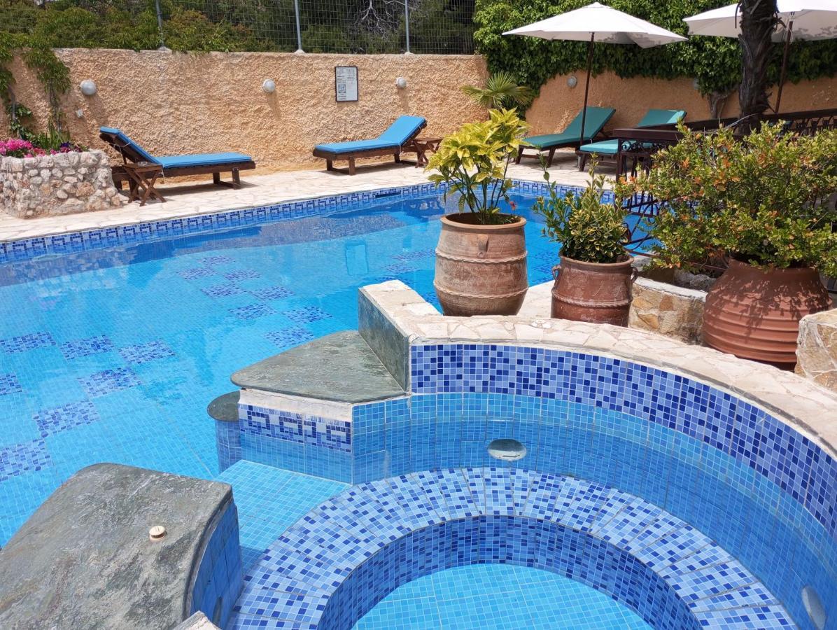 Xenonas Κithαiron Hotel Vilia Bagian luar foto
