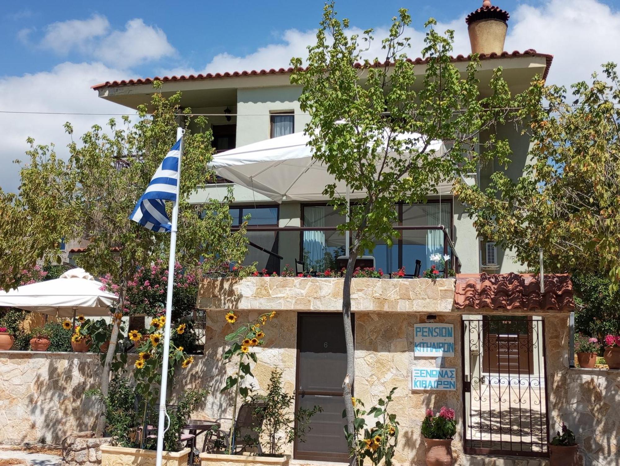 Xenonas Κithαiron Hotel Vilia Bagian luar foto