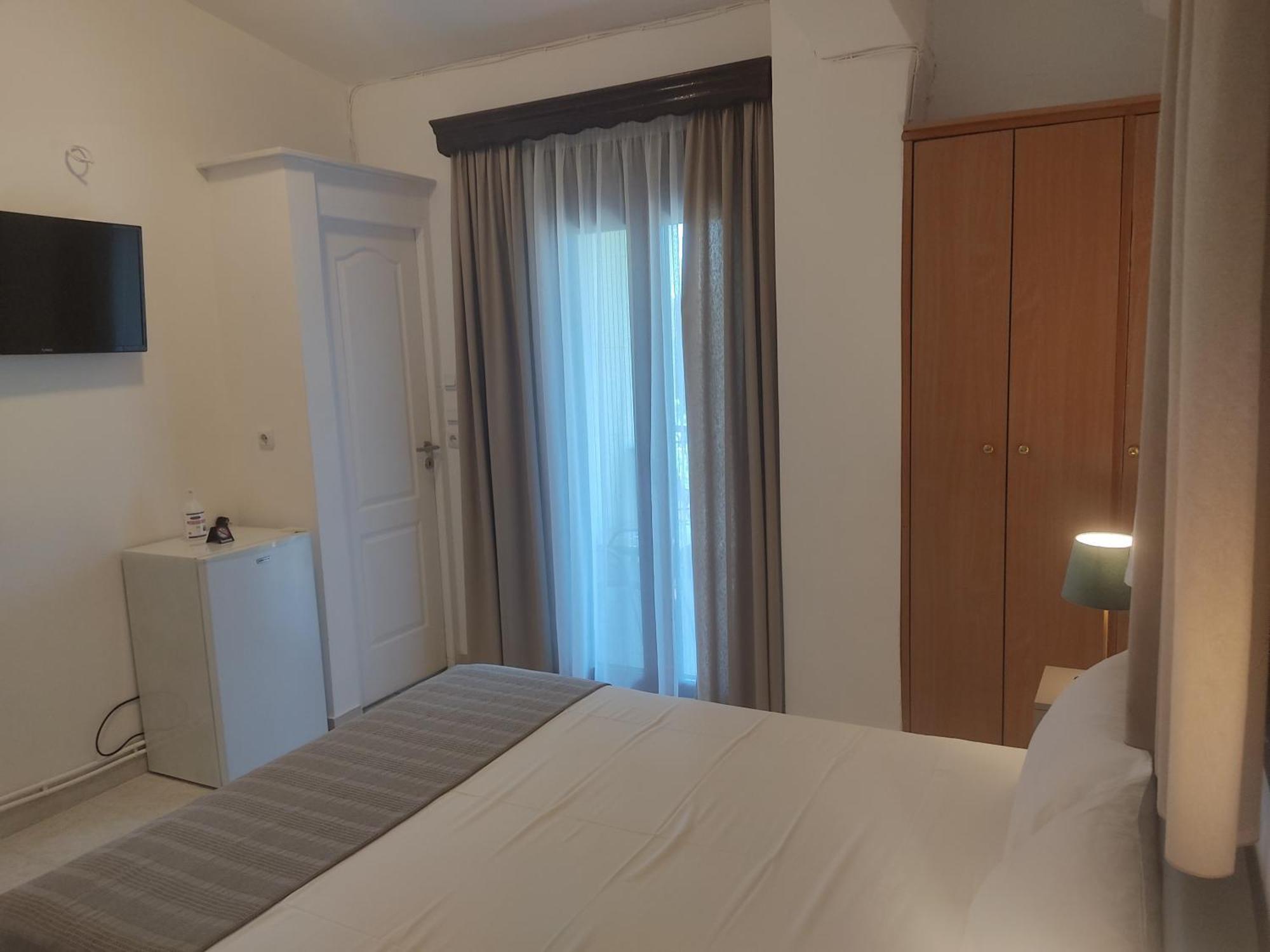 Xenonas Κithαiron Hotel Vilia Bagian luar foto