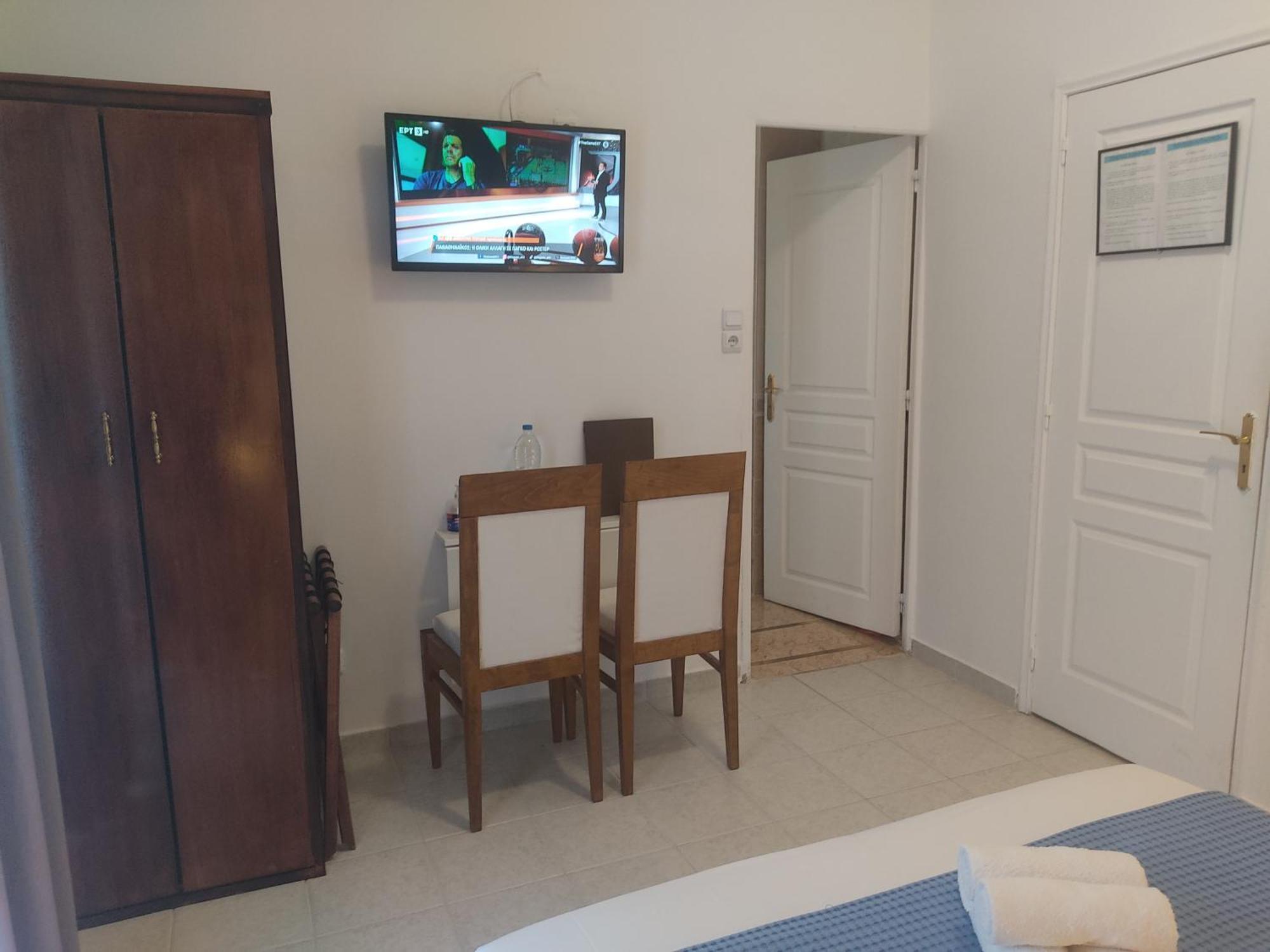 Xenonas Κithαiron Hotel Vilia Bagian luar foto