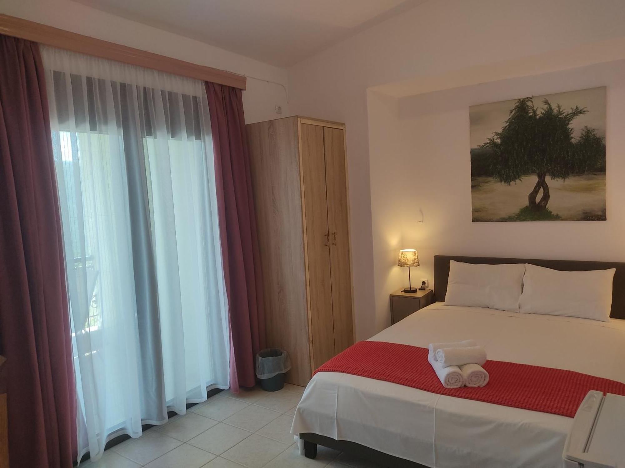 Xenonas Κithαiron Hotel Vilia Bagian luar foto