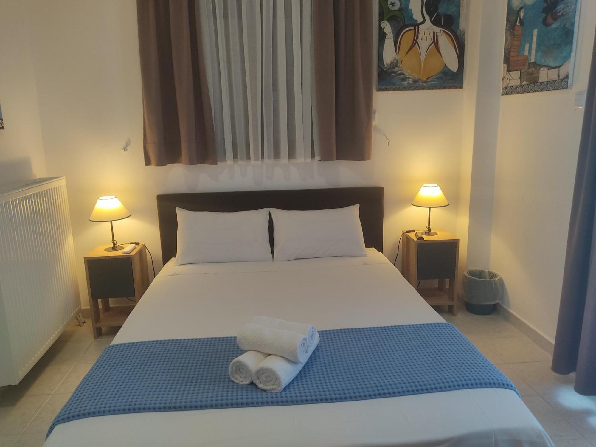 Xenonas Κithαiron Hotel Vilia Bagian luar foto