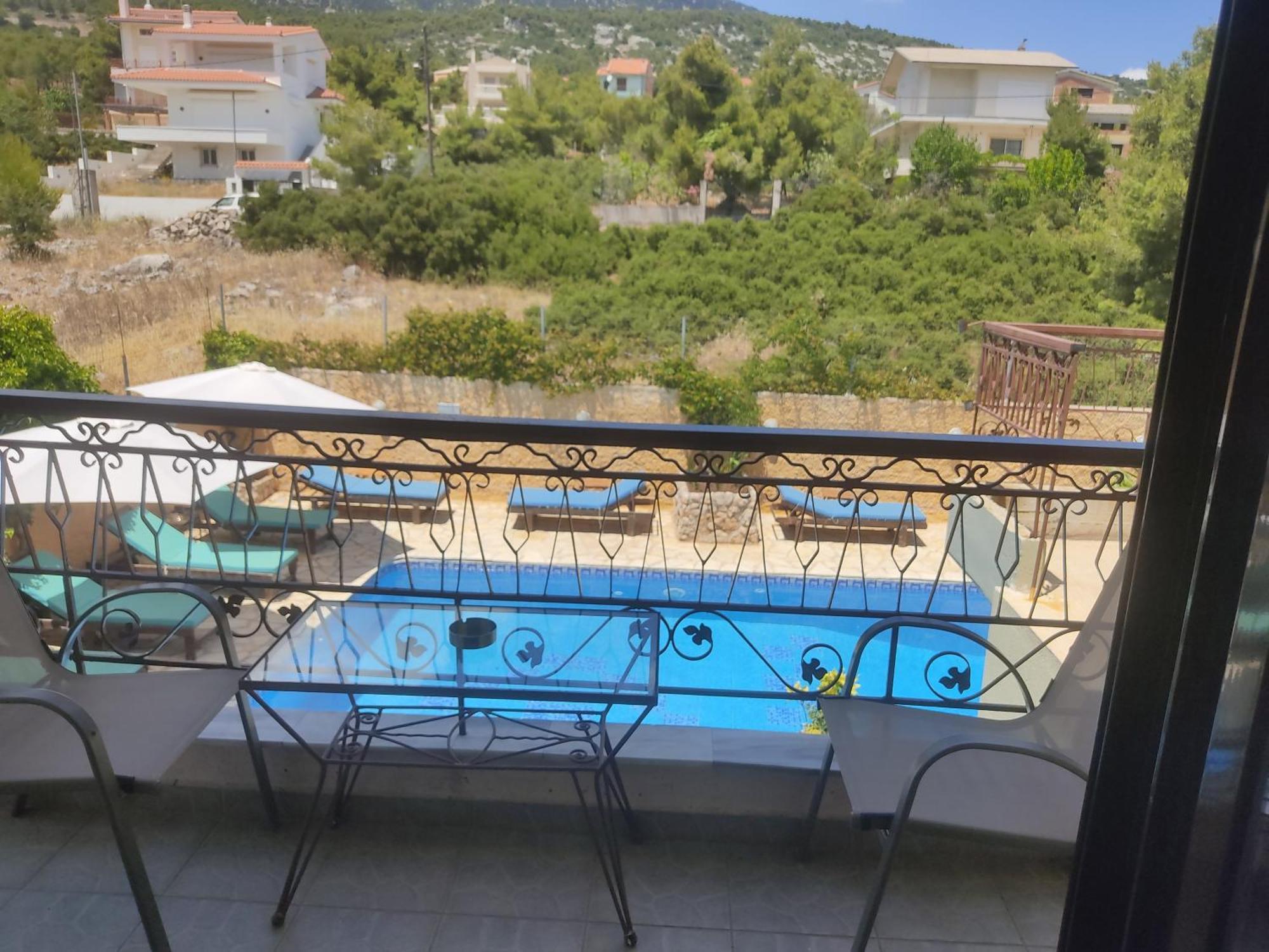 Xenonas Κithαiron Hotel Vilia Bagian luar foto