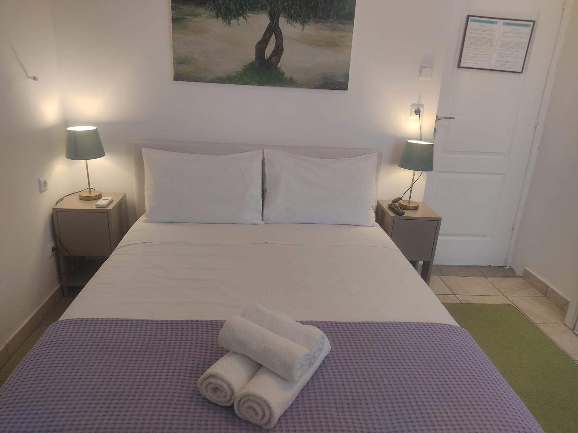 Xenonas Κithαiron Hotel Vilia Bagian luar foto