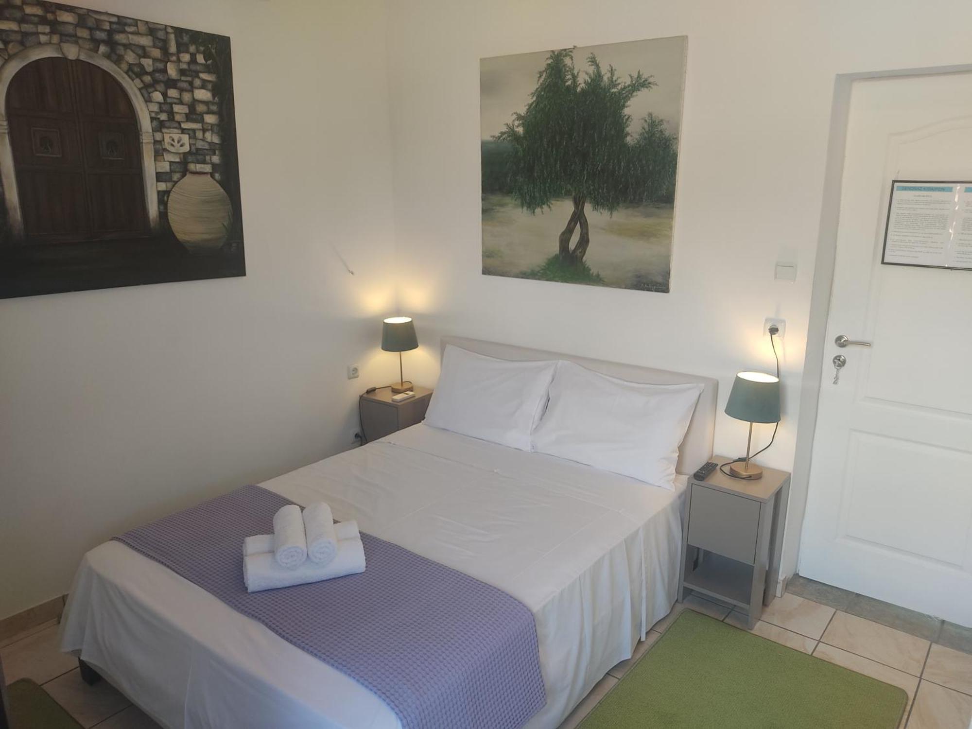 Xenonas Κithαiron Hotel Vilia Bagian luar foto