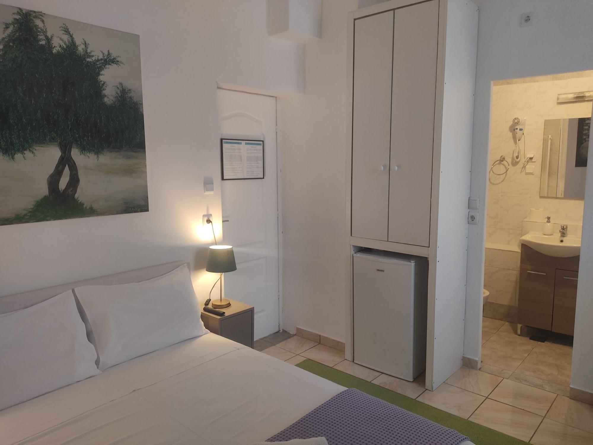 Xenonas Κithαiron Hotel Vilia Bagian luar foto