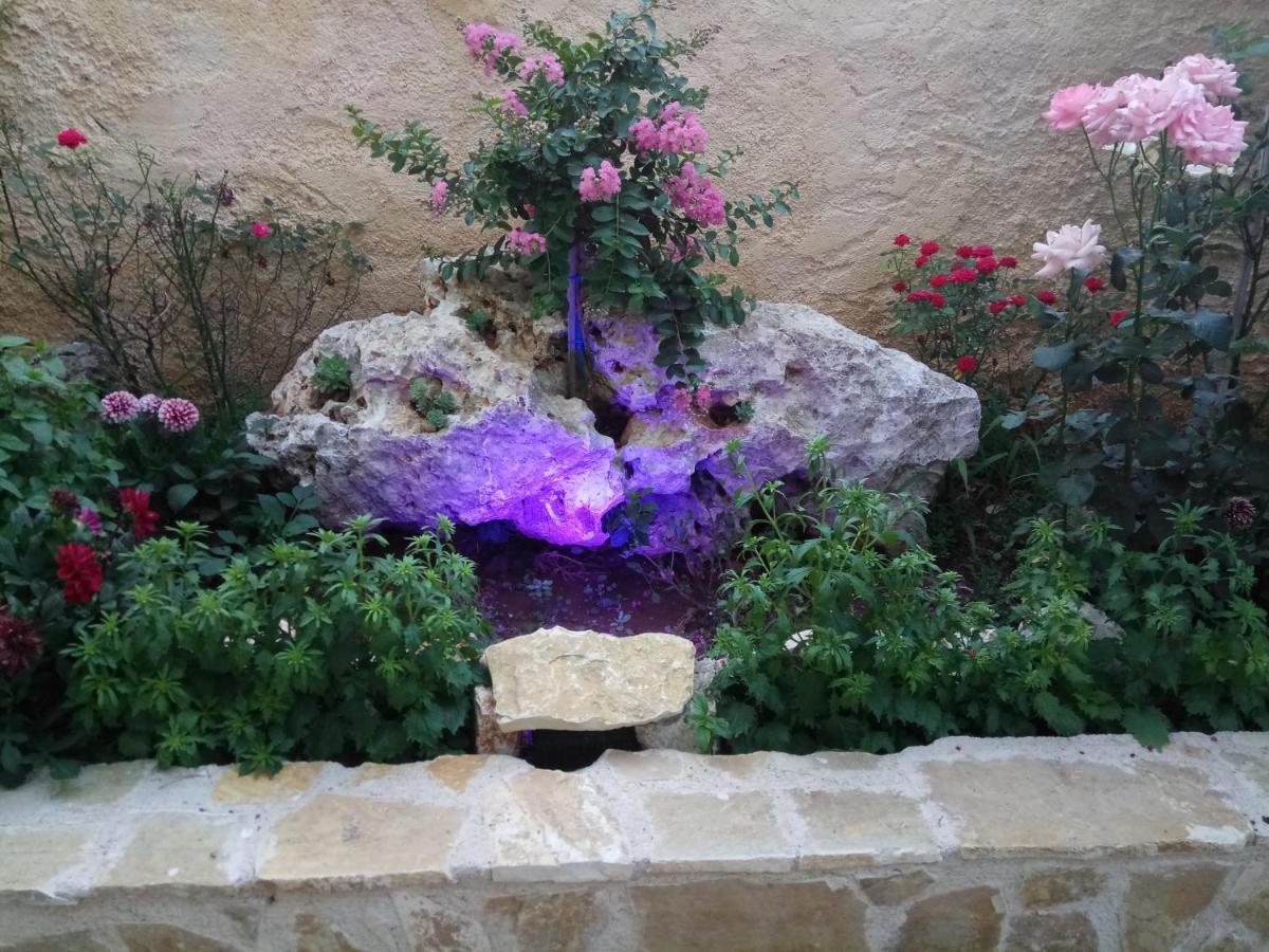 Xenonas Κithαiron Hotel Vilia Bagian luar foto